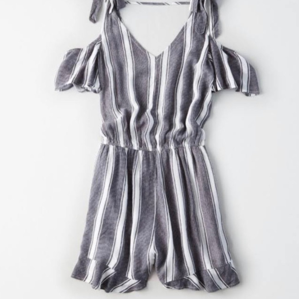 AE Striped Romper Gray & White Small NWT